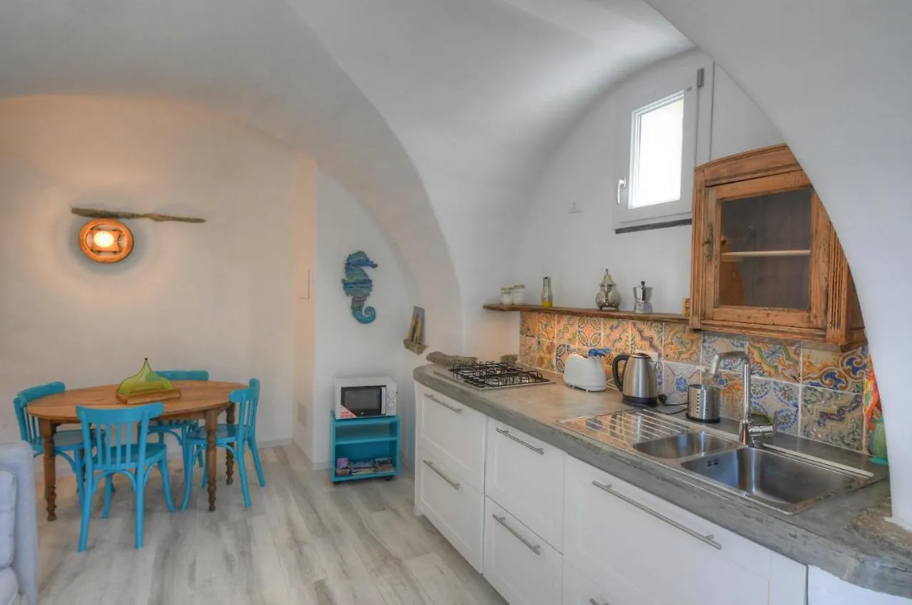 Antica Casa Del Canto Iara - Private Parking Calice Ligure 0*,